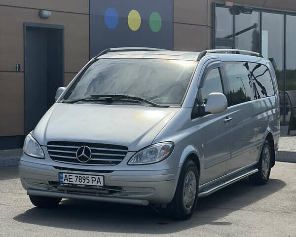 Серый Мерседес Вито, объемом двигателя 2.2 л и пробегом 340 тыс. км за 8900 $, фото 1 на Automoto.ua