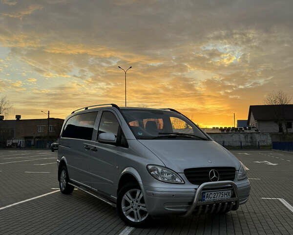 Серый Мерседес Вито, объемом двигателя 2.2 л и пробегом 238 тыс. км за 11000 $, фото 1 на Automoto.ua