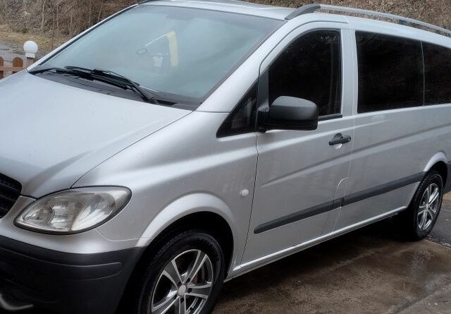 Серый Мерседес Вито, объемом двигателя 2.1 л и пробегом 430 тыс. км за 9700 $, фото 1 на Automoto.ua