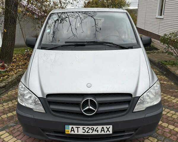 Серый Мерседес Вито, объемом двигателя 2.2 л и пробегом 327 тыс. км за 10500 $, фото 1 на Automoto.ua
