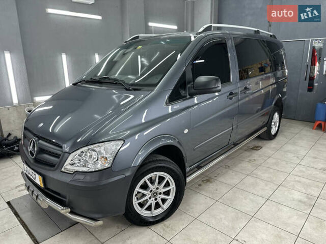 Серый Мерседес Вито, объемом двигателя 2.2 л и пробегом 247 тыс. км за 19999 $, фото 1 на Automoto.ua