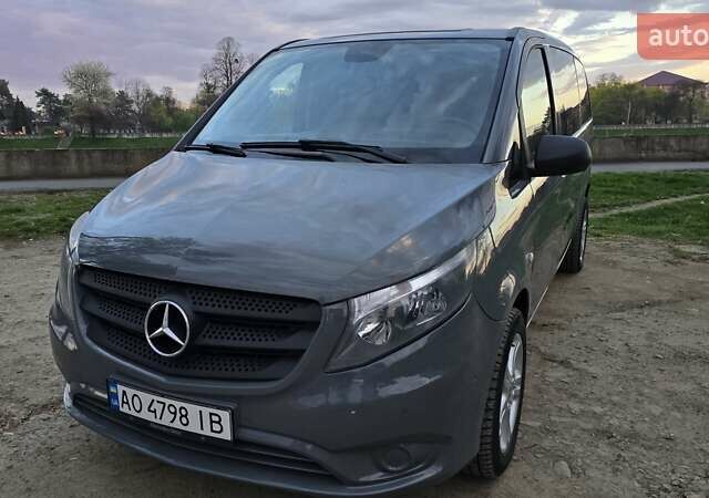 Серый Мерседес Вито, объемом двигателя 2.14 л и пробегом 240 тыс. км за 20800 $, фото 1 на Automoto.ua