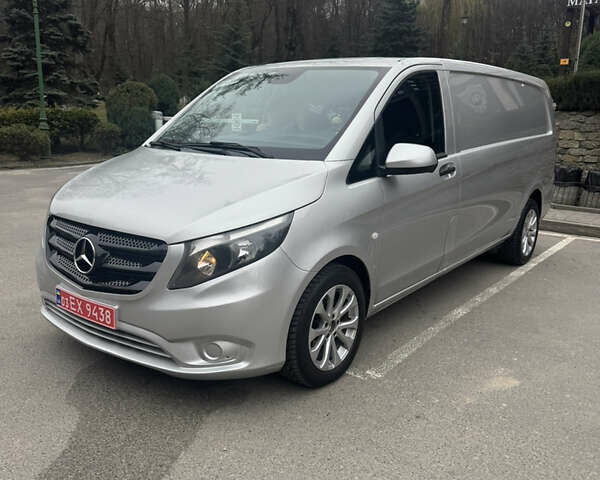 Сірий Мерседес Віто, об'ємом двигуна 2.2 л та пробігом 380 тис. км за 18700 $, фото 1 на Automoto.ua