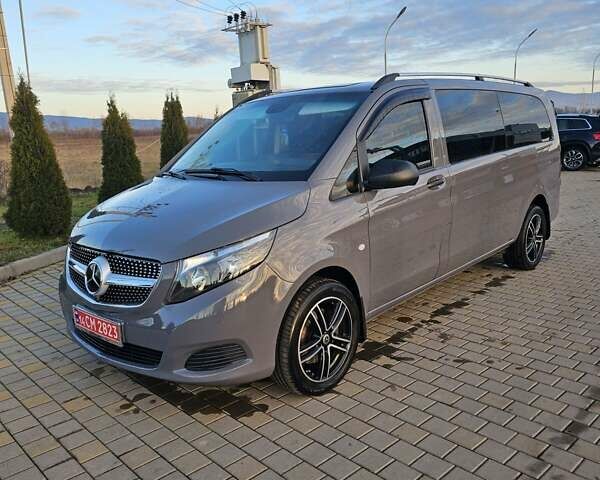Серый Мерседес Вито, объемом двигателя 2.14 л и пробегом 300 тыс. км за 19900 $, фото 1 на Automoto.ua