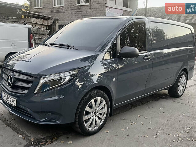 Серый Мерседес Вито, объемом двигателя 2.2 л и пробегом 140 тыс. км за 20500 $, фото 1 на Automoto.ua