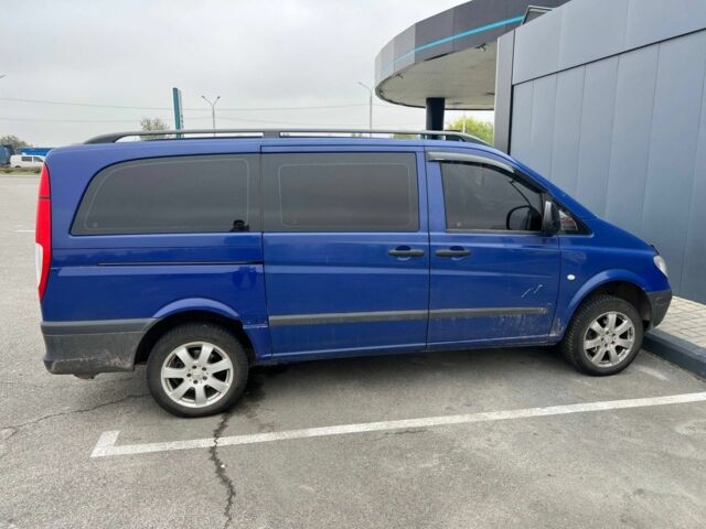 Синий Мерседес Вито, объемом двигателя 2.2 л и пробегом 174 тыс. км за 4998 $, фото 1 на Automoto.ua