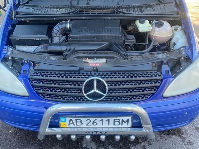 Синий Мерседес Вито, объемом двигателя 2.15 л и пробегом 384 тыс. км за 6000 $, фото 1 на Automoto.ua