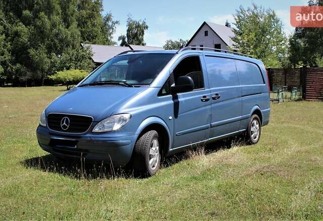 Синий Мерседес Вито, объемом двигателя 2.15 л и пробегом 222 тыс. км за 9555 $, фото 1 на Automoto.ua