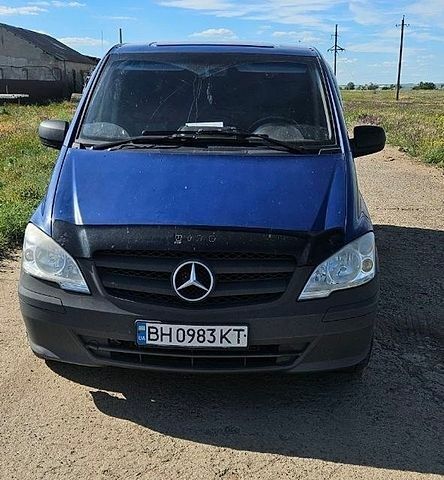 Синій Мерседес Віто, об'ємом двигуна 2.14 л та пробігом 303 тис. км за 11000 $, фото 1 на Automoto.ua