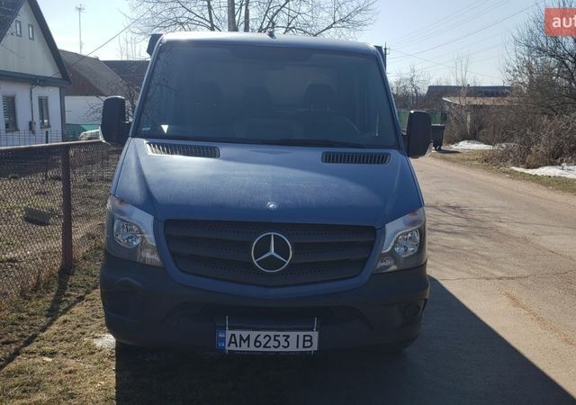 Синий Мерседес Вито, объемом двигателя 2.2 л и пробегом 186 тыс. км за 17500 $, фото 1 на Automoto.ua