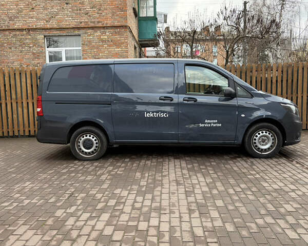 Синий Мерседес Вито, объемом двигателя 0 л и пробегом 69 тыс. км за 12997 $, фото 1 на Automoto.ua