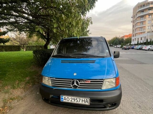 Синий Мерседес Вито, объемом двигателя 2.2 л и пробегом 270 тыс. км за 4000 $, фото 1 на Automoto.ua