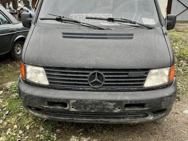 Синій Мерседес Віто, об'ємом двигуна 2.3 л та пробігом 357 тис. км за 2500 $, фото 1 на Automoto.ua