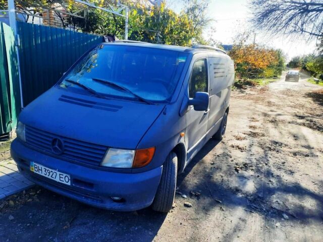 Синий Мерседес Вито, объемом двигателя 2.3 л и пробегом 429 тыс. км за 3850 $, фото 1 на Automoto.ua