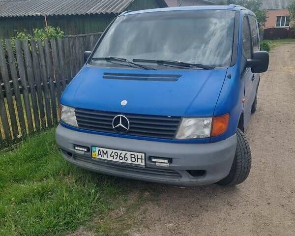 Синий Мерседес Вито, объемом двигателя 2.3 л и пробегом 505 тыс. км за 5000 $, фото 1 на Automoto.ua