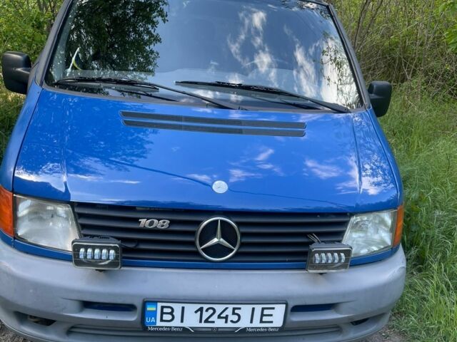 Синий Мерседес Вито, объемом двигателя 2.3 л и пробегом 300 тыс. км за 3500 $, фото 1 на Automoto.ua