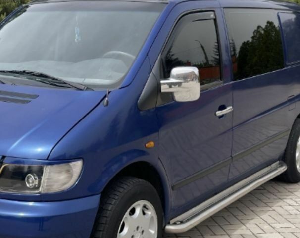 Синий Мерседес Вито, объемом двигателя 2.3 л и пробегом 450 тыс. км за 4000 $, фото 1 на Automoto.ua