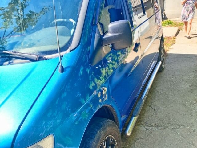 Синий Мерседес Вито, объемом двигателя 2.3 л и пробегом 435 тыс. км за 4200 $, фото 1 на Automoto.ua