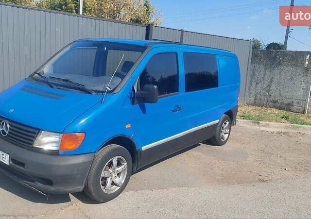 Синий Мерседес Вито, объемом двигателя 2.3 л и пробегом 390 тыс. км за 4200 $, фото 1 на Automoto.ua