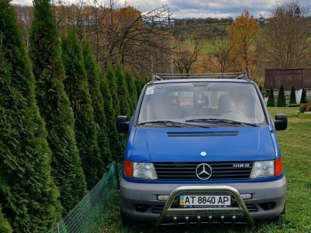 Синий Мерседес Вито, объемом двигателя 2.3 л и пробегом 300 тыс. км за 2200 $, фото 1 на Automoto.ua
