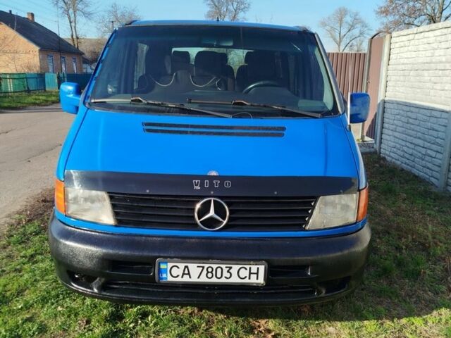 Синій Мерседес Віто, об'ємом двигуна 0 л та пробігом 300 тис. км за 4500 $, фото 1 на Automoto.ua