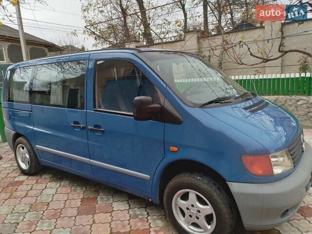Синий Мерседес Вито, объемом двигателя 2.2 л и пробегом 120 тыс. км за 6000 $, фото 1 на Automoto.ua