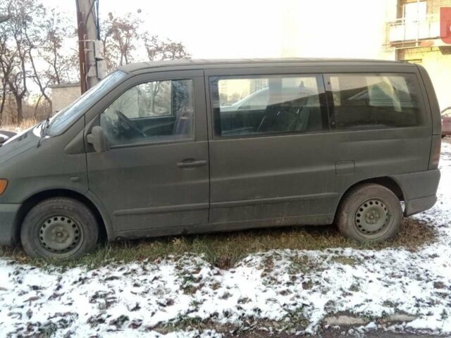 Синий Мерседес Вито, объемом двигателя 2.15 л и пробегом 400 тыс. км за 1200 $, фото 1 на Automoto.ua