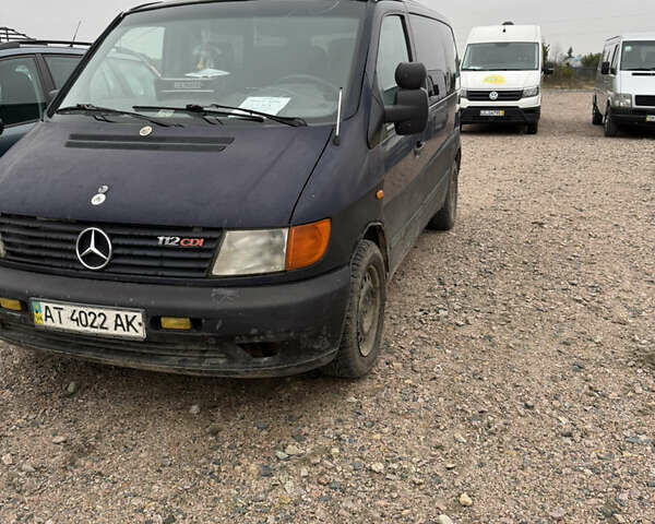 Синий Мерседес Вито, объемом двигателя 2.15 л и пробегом 350 тыс. км за 2250 $, фото 1 на Automoto.ua