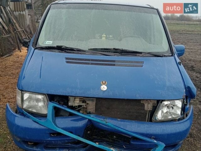 Синий Мерседес Вито, объемом двигателя 2.3 л и пробегом 230 тыс. км за 3000 $, фото 1 на Automoto.ua