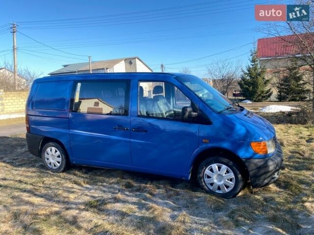 Синий Мерседес Вито, объемом двигателя 2.2 л и пробегом 330 тыс. км за 3700 $, фото 1 на Automoto.ua