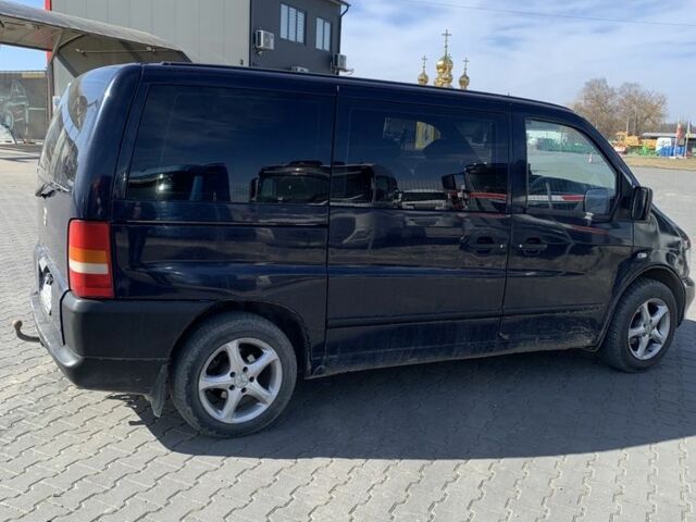 Синий Мерседес Вито, объемом двигателя 2.1 л и пробегом 323 тыс. км за 3300 $, фото 1 на Automoto.ua