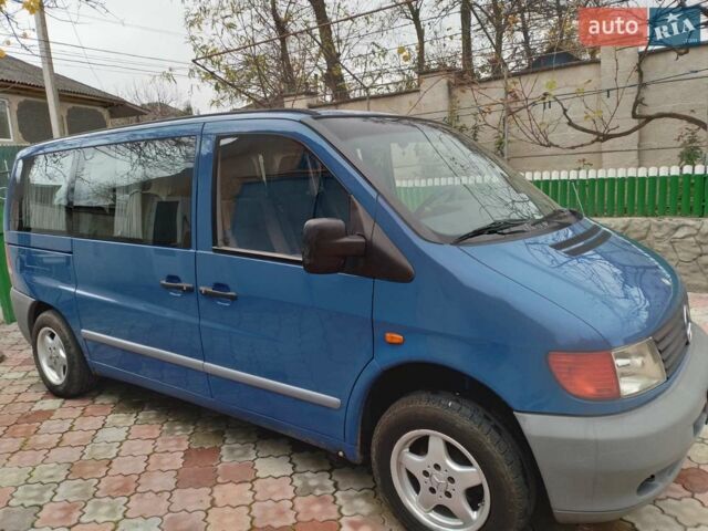 Синий Мерседес Вито, объемом двигателя 2.2 л и пробегом 120 тыс. км за 6000 $, фото 1 на Automoto.ua