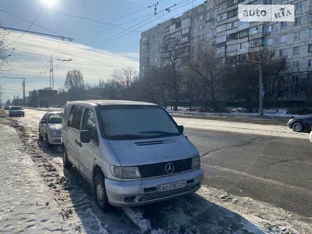 Синий Мерседес Вито, объемом двигателя 2.2 л и пробегом 300 тыс. км за 2500 $, фото 1 на Automoto.ua