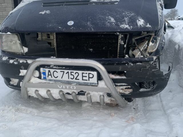 Синий Мерседес Вито, объемом двигателя 2.2 л и пробегом 350 тыс. км за 2000 $, фото 1 на Automoto.ua