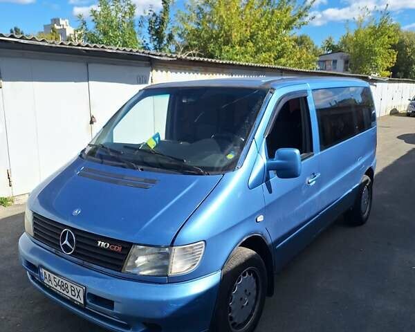 Синий Мерседес Вито, объемом двигателя 2.2 л и пробегом 580 тыс. км за 6500 $, фото 1 на Automoto.ua