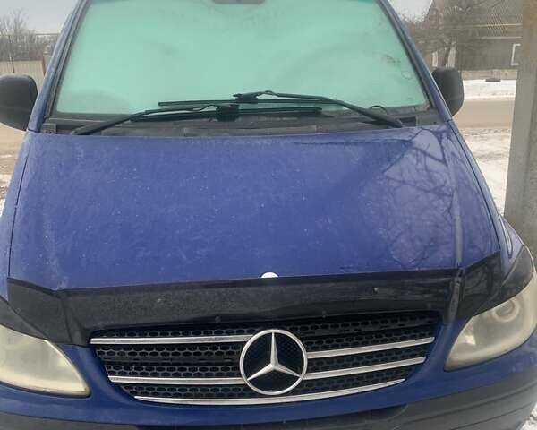 Синий Мерседес Вито, объемом двигателя 2.15 л и пробегом 569 тыс. км за 7200 $, фото 1 на Automoto.ua