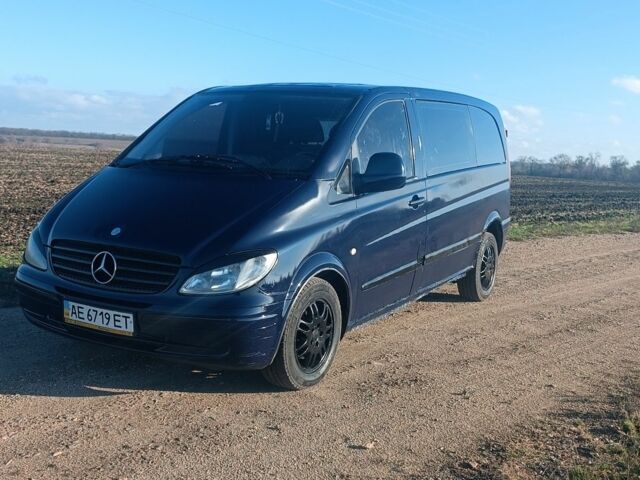 Синий Мерседес Вито, объемом двигателя 2.2 л и пробегом 130 тыс. км за 4800 $, фото 1 на Automoto.ua