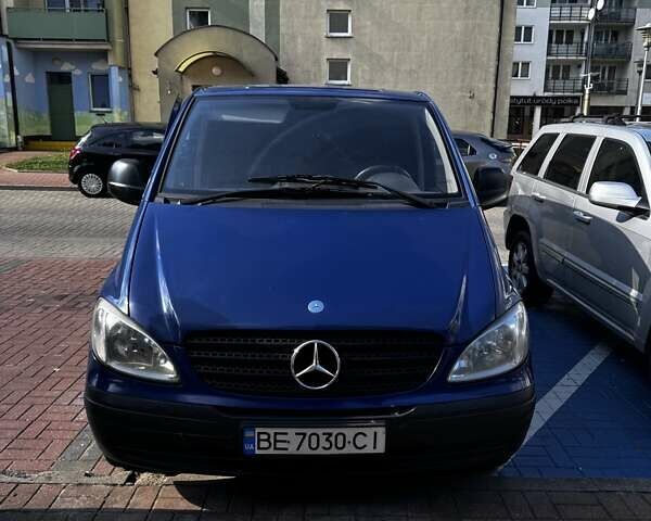 Синий Мерседес Вито, объемом двигателя 2.15 л и пробегом 239 тыс. км за 5000 $, фото 1 на Automoto.ua
