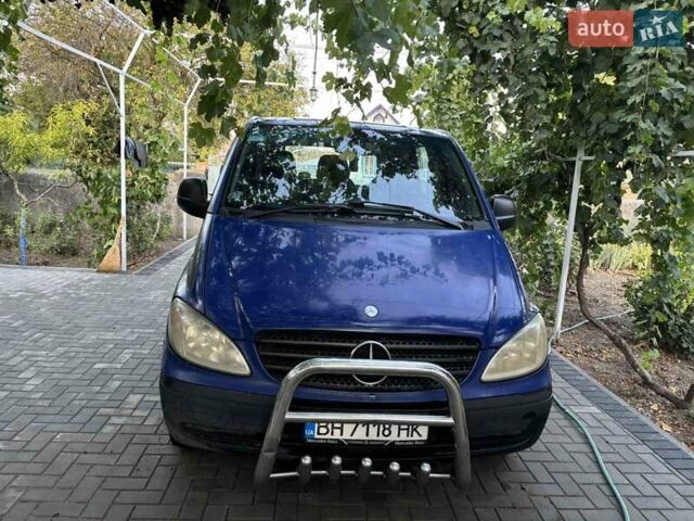 Синий Мерседес Вито, объемом двигателя 2.15 л и пробегом 300 тыс. км за 7000 $, фото 1 на Automoto.ua