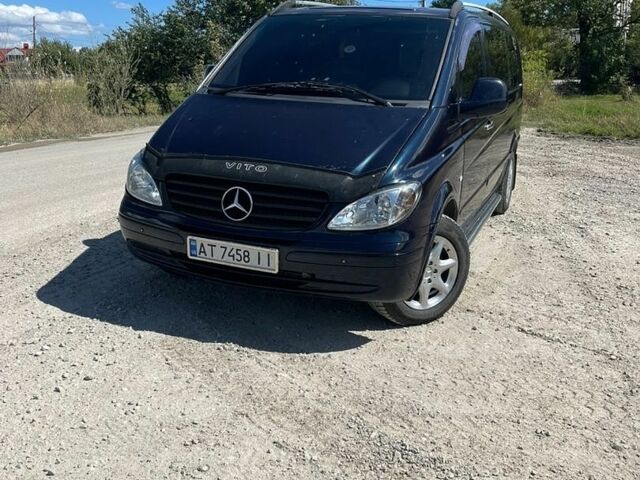 Синий Мерседес Вито, объемом двигателя 2.15 л и пробегом 295 тыс. км за 6000 $, фото 1 на Automoto.ua