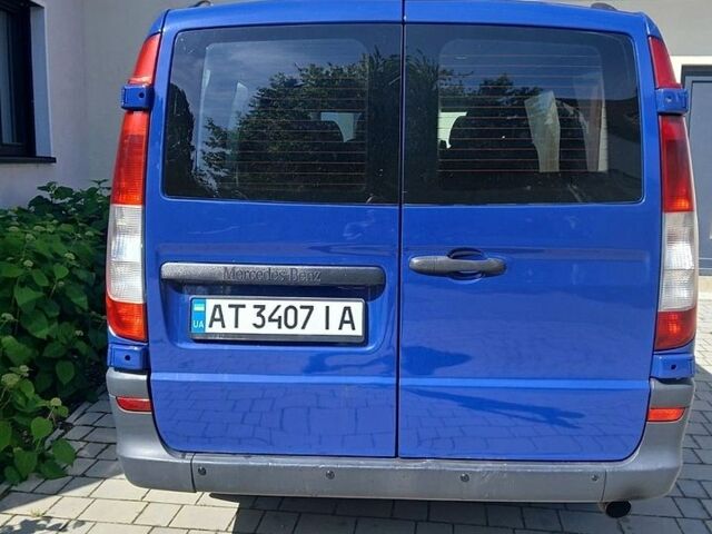 Синий Мерседес Вито, объемом двигателя 2.2 л и пробегом 425 тыс. км за 8500 $, фото 1 на Automoto.ua