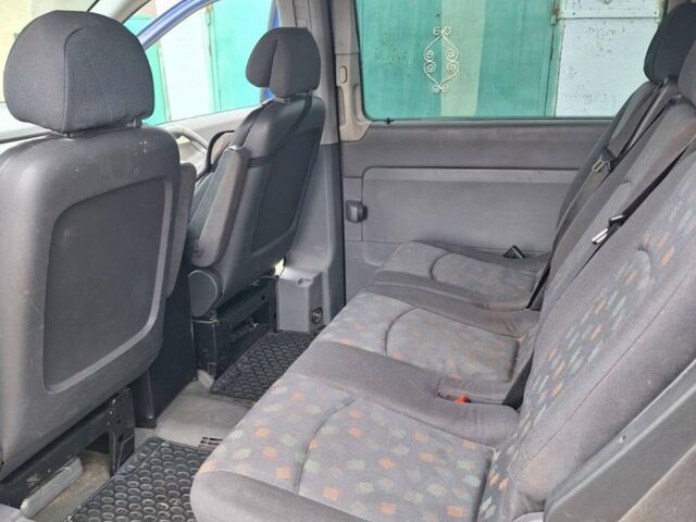 Синий Мерседес Вито, объемом двигателя 2.15 л и пробегом 450 тыс. км за 6900 $, фото 1 на Automoto.ua