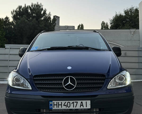 Синий Мерседес Вито, объемом двигателя 2.15 л и пробегом 281 тыс. км за 14999 $, фото 1 на Automoto.ua