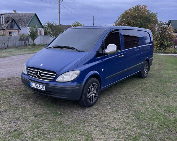 Синий Мерседес Вито, объемом двигателя 2.15 л и пробегом 390 тыс. км за 8900 $, фото 1 на Automoto.ua