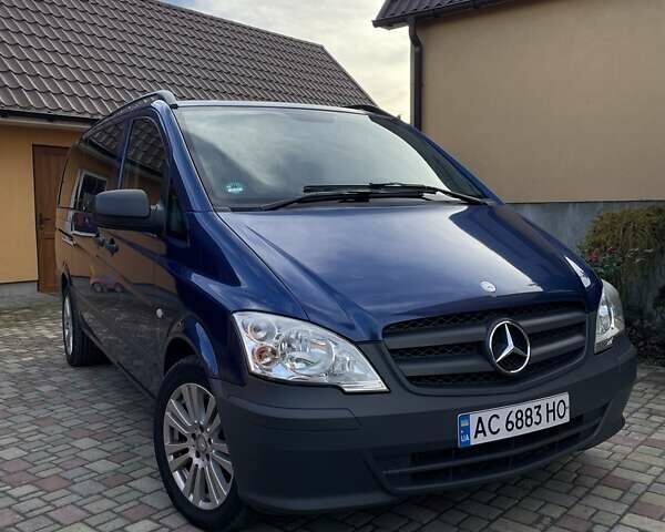 Синий Мерседес Вито, объемом двигателя 2.14 л и пробегом 385 тыс. км за 15999 $, фото 1 на Automoto.ua