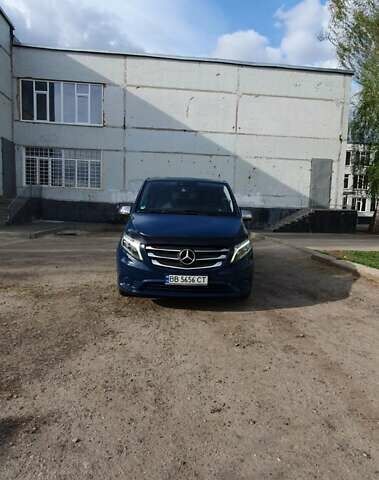 Синий Мерседес Вито, объемом двигателя 2.14 л и пробегом 122 тыс. км за 25000 $, фото 1 на Automoto.ua