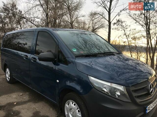 Синий Мерседес Вито, объемом двигателя 2.1 л и пробегом 277 тыс. км за 18000 $, фото 1 на Automoto.ua