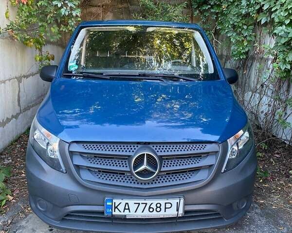 Синий Мерседес Вито, объемом двигателя 1.6 л и пробегом 230 тыс. км за 15500 $, фото 1 на Automoto.ua