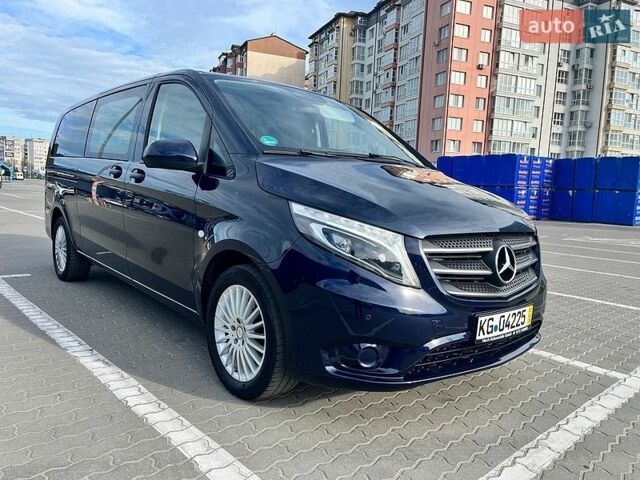 Синий Мерседес Вито, объемом двигателя 2.2 л и пробегом 250 тыс. км за 29500 $, фото 1 на Automoto.ua