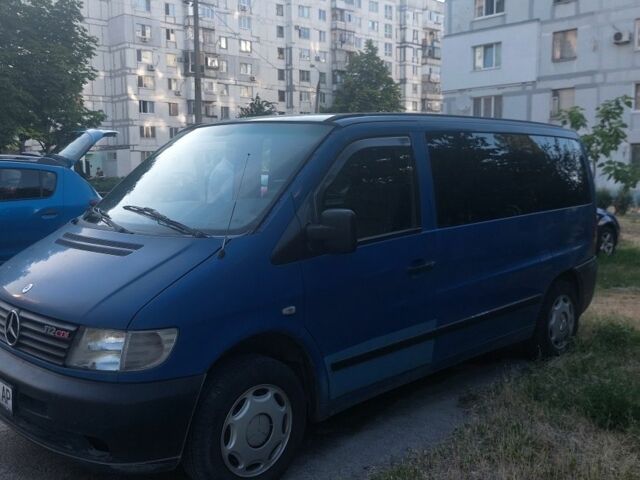 Синий Мерседес Вито, объемом двигателя 2.1 л и пробегом 339 тыс. км за 4500 $, фото 1 на Automoto.ua
